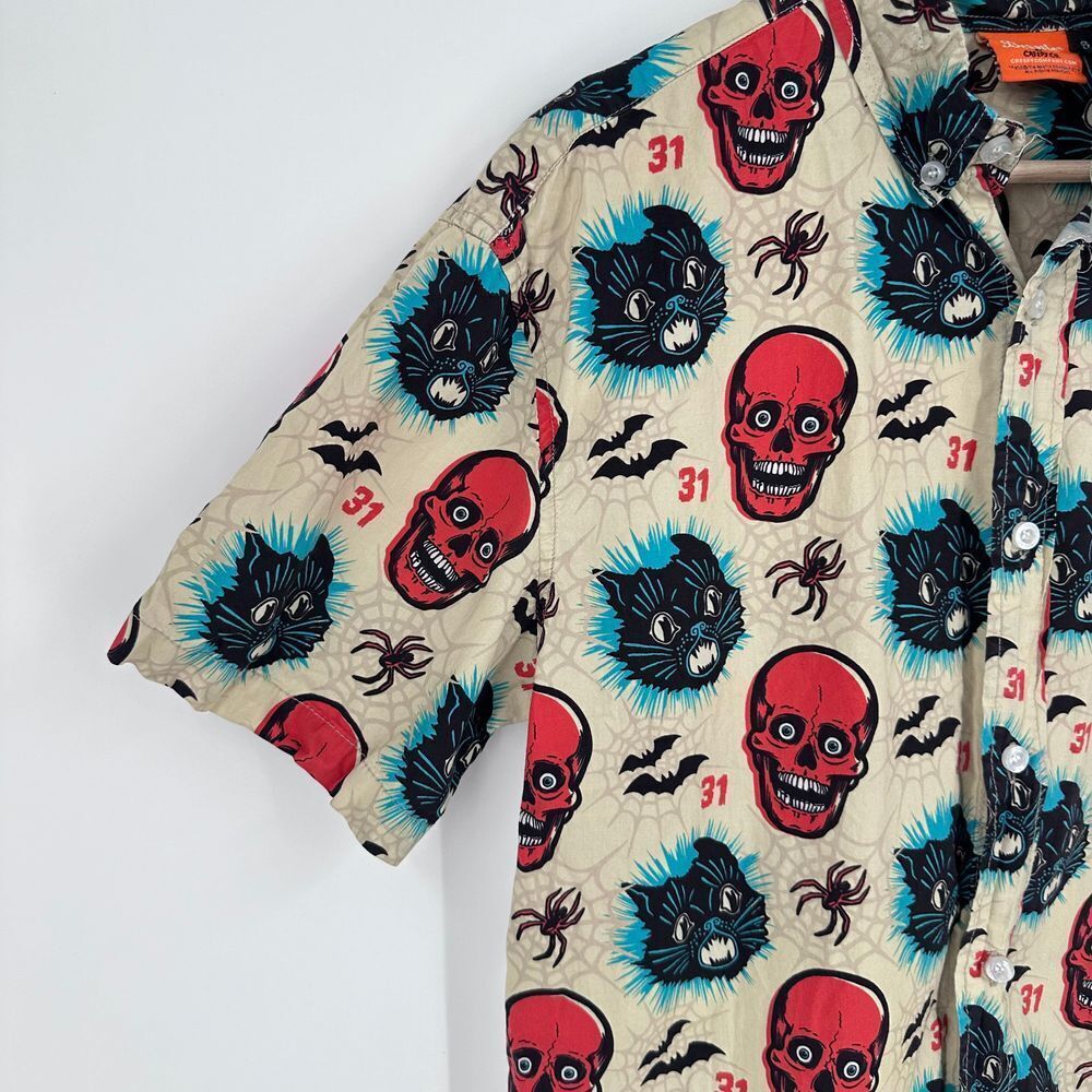 Beistle Simply Spooky Button Up Shirt Men's Small Cotton Cats Skulls Spiders - Picture 7 of 9